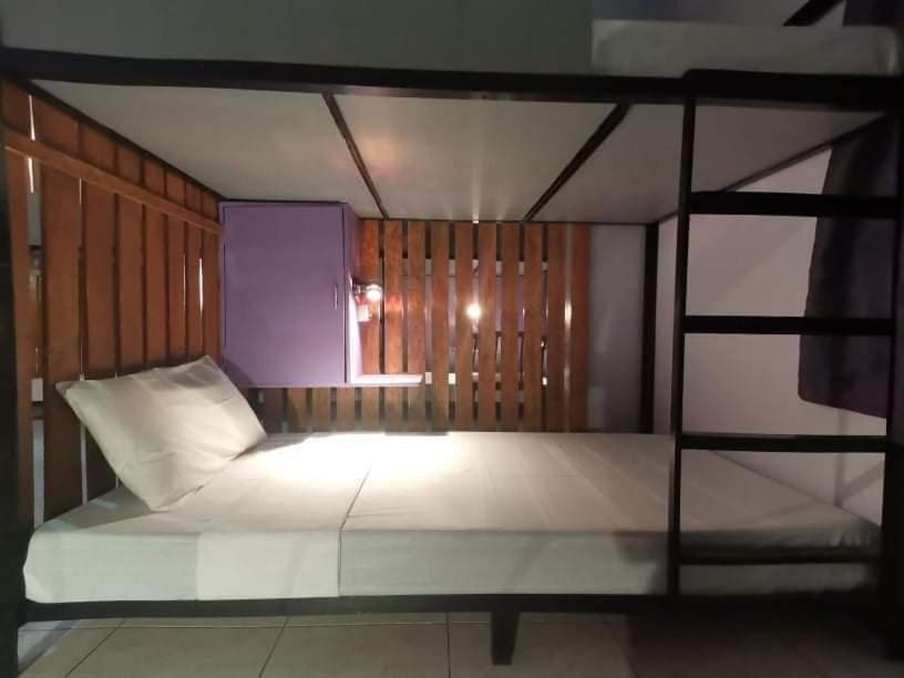 Lojed Sean Bed And Space Pasay Extérieur photo