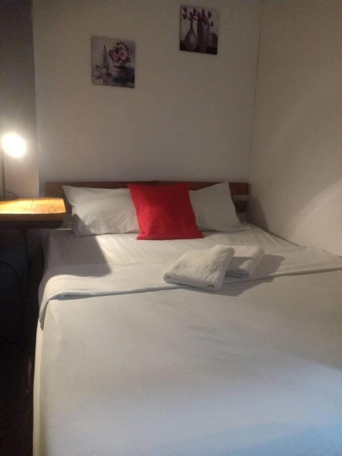 Lojed Sean Bed And Space Pasay Extérieur photo